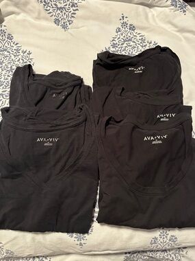 Lot of 6 Ava & Viv Black Short Sleeve Crew Neck Tee. 2 v neck. 4 crew neck. 3X